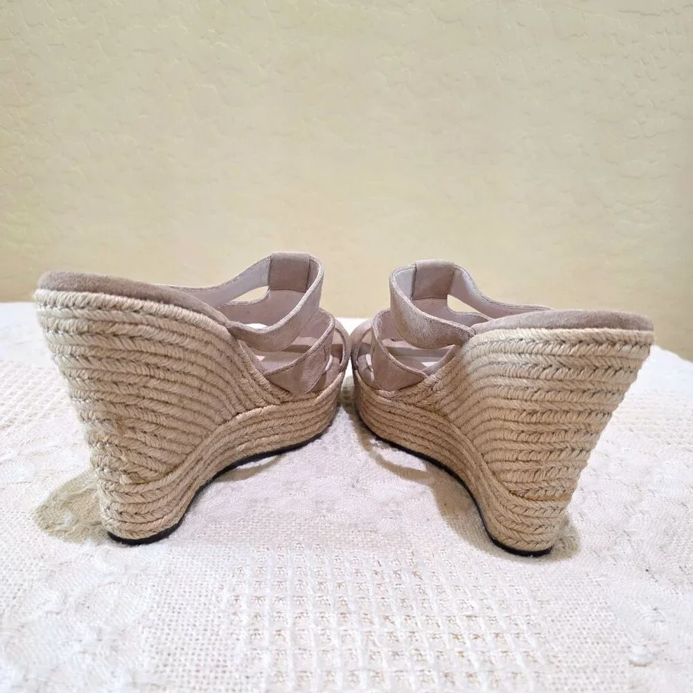 WOMAN’S UGG AUSTRALIA TAUPE TAWNIE WEDGE ESPADRILLE SANDALS - SIZE 10
